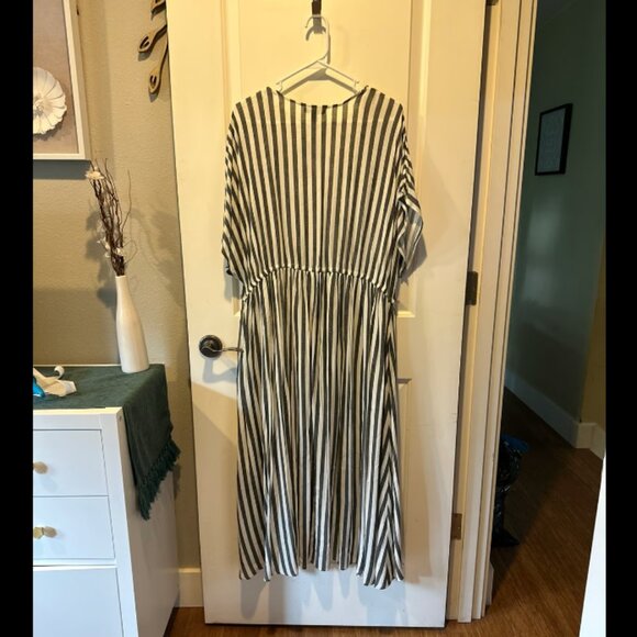 NWT cinch waist kimono‎ - Picture 8 of 8